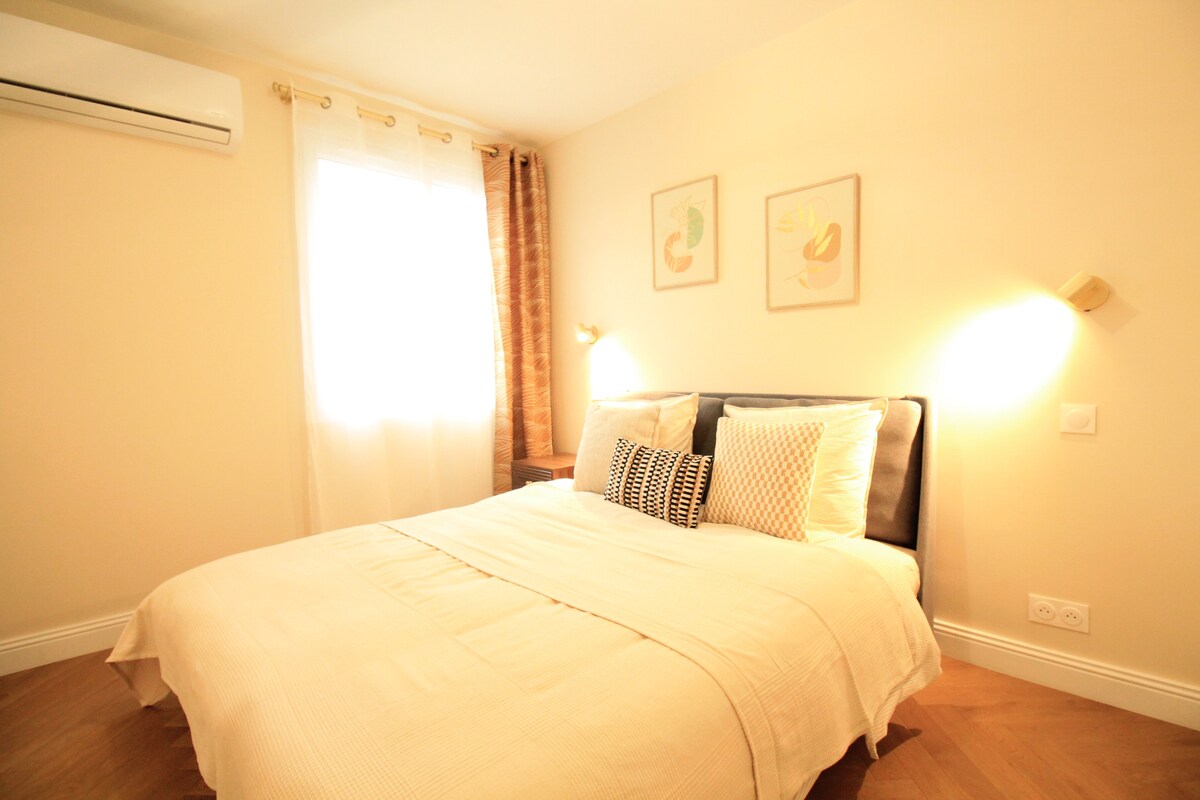 Chambres — Chambre lumineuse avec lit confortable