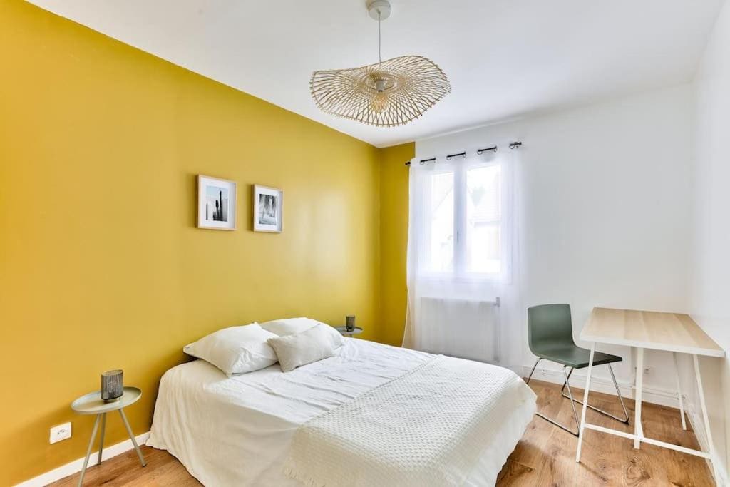 10 couchages · Lit bébé · 93800 Épinay-sur-Seine