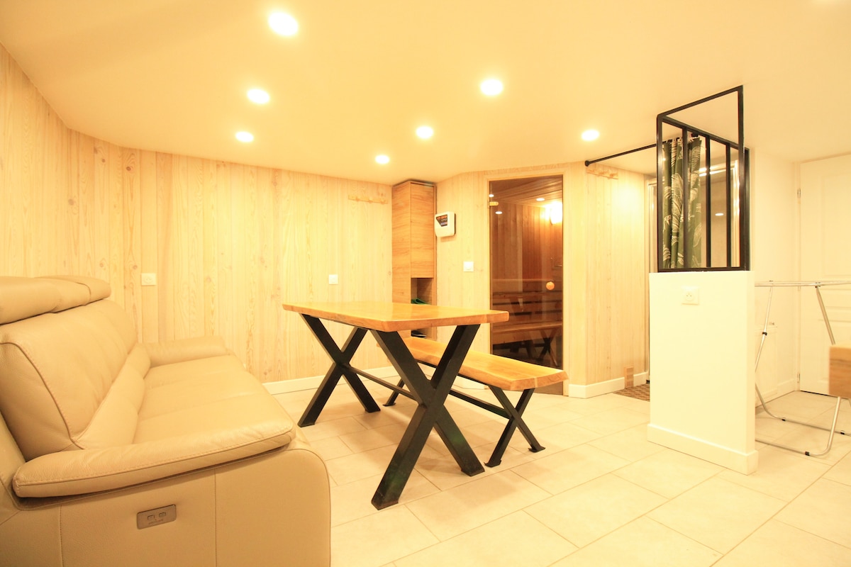 Et aussi — Espace bien-être avec sauna intérieur